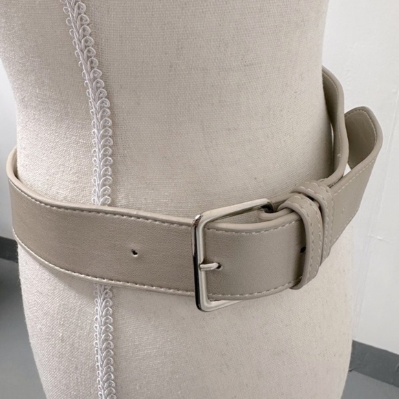 Pinko Quilted Champagne Belt Shoulder Bag NWT $599 - Picture 10 of 11